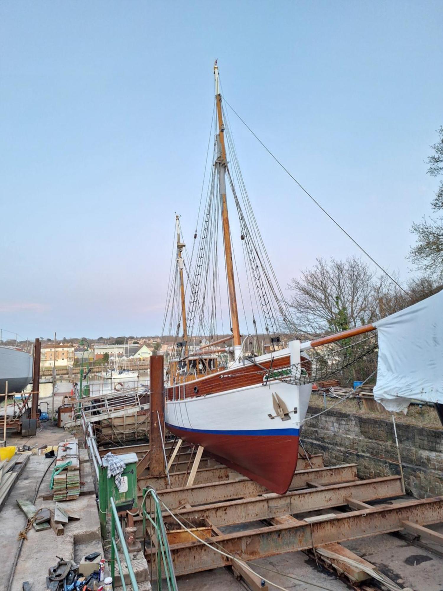 Historic Wooden Ship 'Ursula' East Cowes Exterior foto