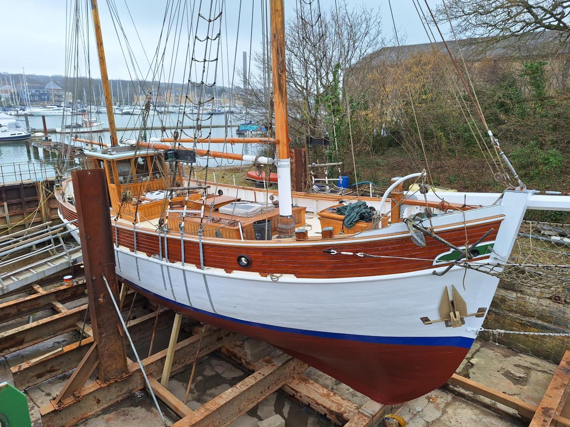 Historic Wooden Ship 'Ursula' East Cowes Exterior foto